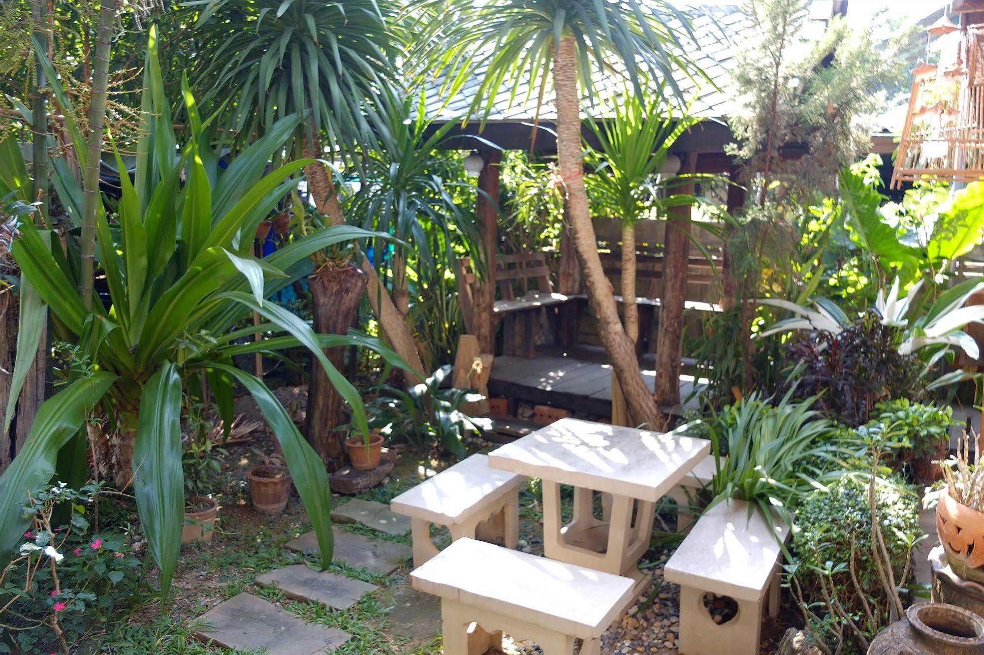 Saithong Guesthouse Chiang Mai Exterior photo